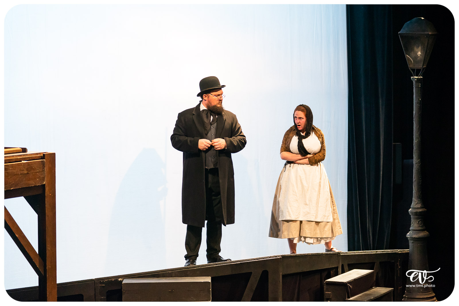 OLIVER TWIST (CIE LA MESNIE H.)